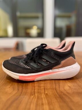 adidas Black & Pink Women's Athletic Running Shoes - Size 9